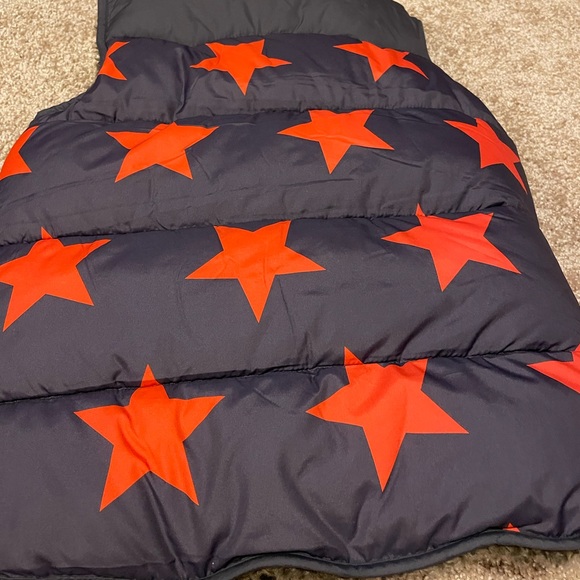 Adorable Boden orange-ish red and navy star Sherpa vest. - Picture 5 of 6